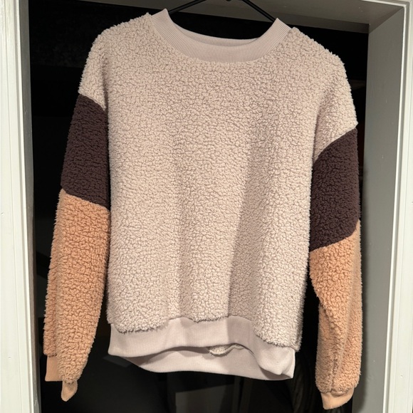 American Eagle color block Sherpa crew neck sweater - Picture 1 of 3